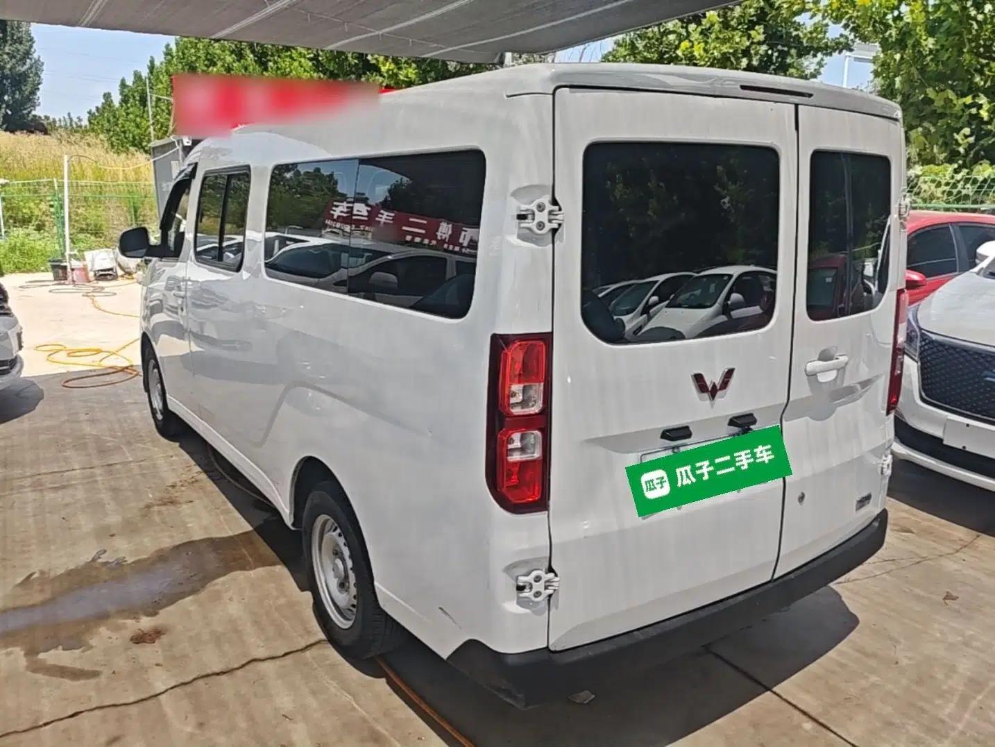 Wuling Yangguang 2024 300KM Comfort Version Passenger Van 75kW — миниатюра 4