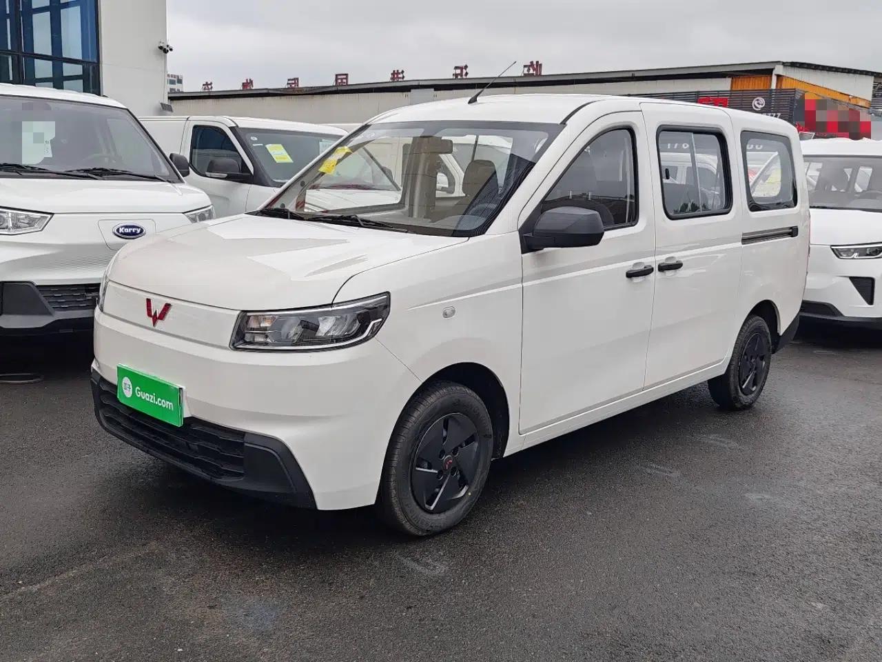 Wuling Rongguang EV 2026 Model 310km Standard Bus Version — миниатюра 1