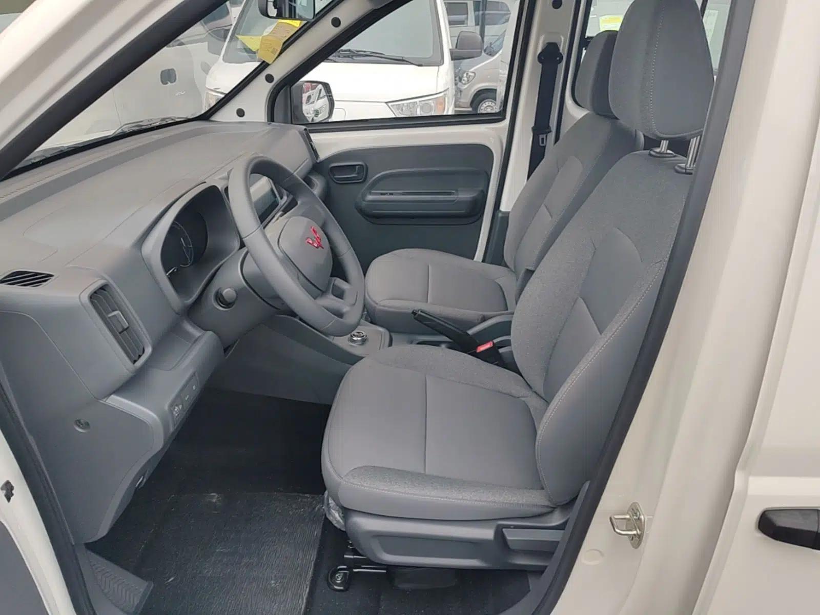 Wuling Rongguang EV 2026 Model 310km Standard Bus Version — миниатюра 17