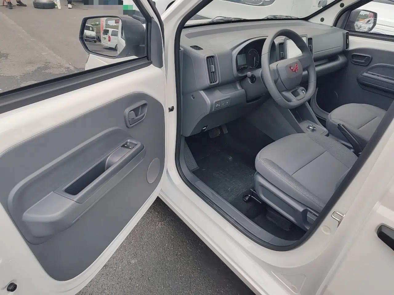 Wuling Rongguang EV 2026 Model 310km Standard Bus Version — миниатюра 18