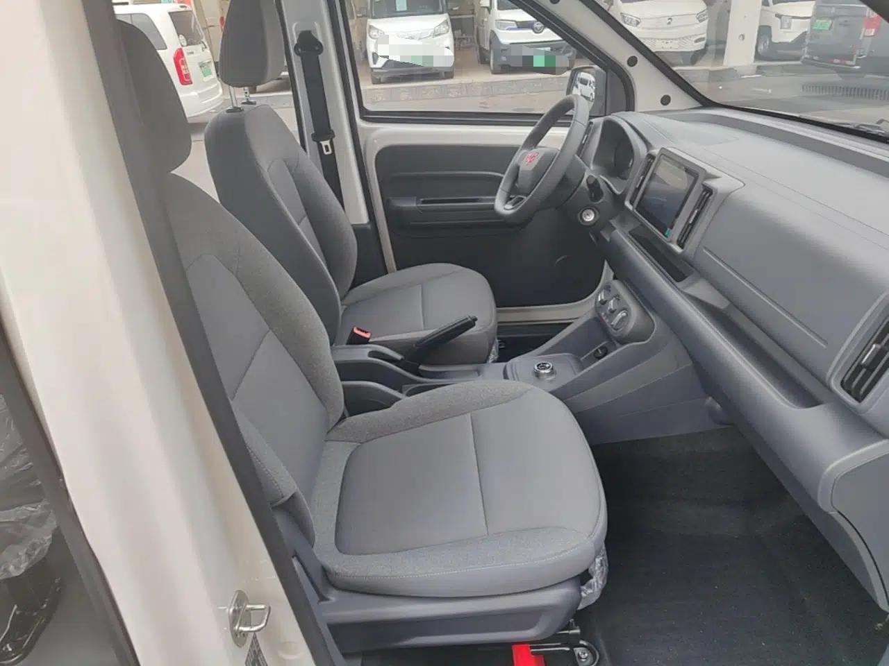 Wuling Rongguang EV 2026 Model 310km Standard Bus Version — миниатюра 19