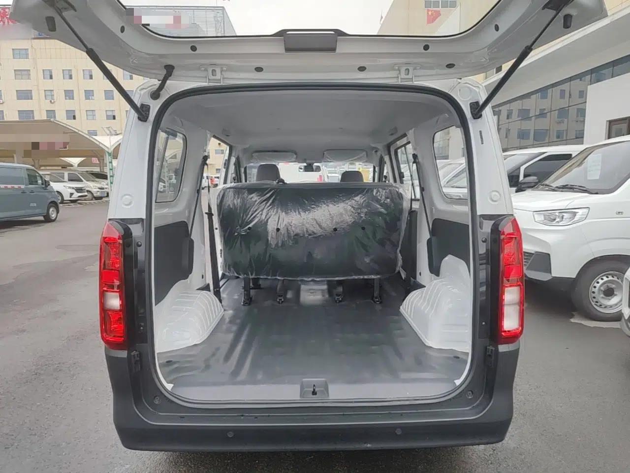 Wuling Rongguang EV 2026 Model 310km Standard Bus Version — миниатюра 22