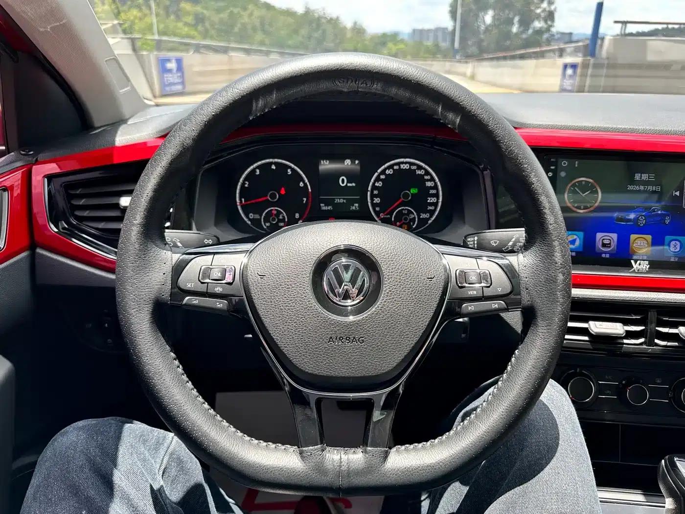 2019 Polo Plus 1.5L Automatic Colorful Technology Edition — миниатюра 12