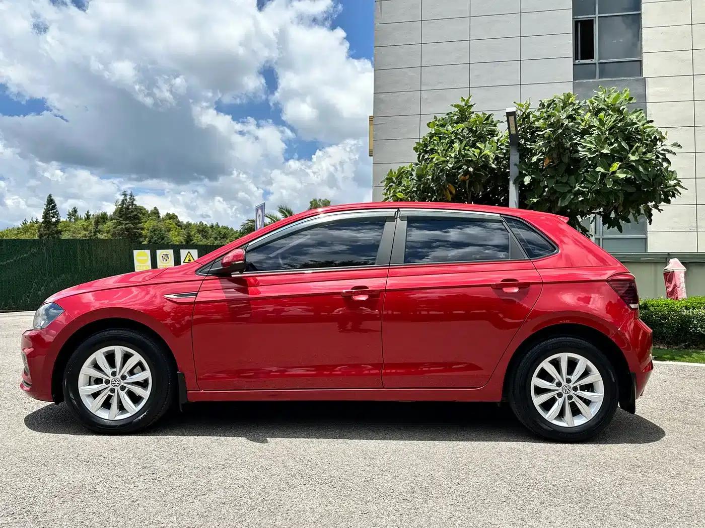 2019 Polo Plus 1.5L Automatic Colorful Technology Edition — миниатюра 4