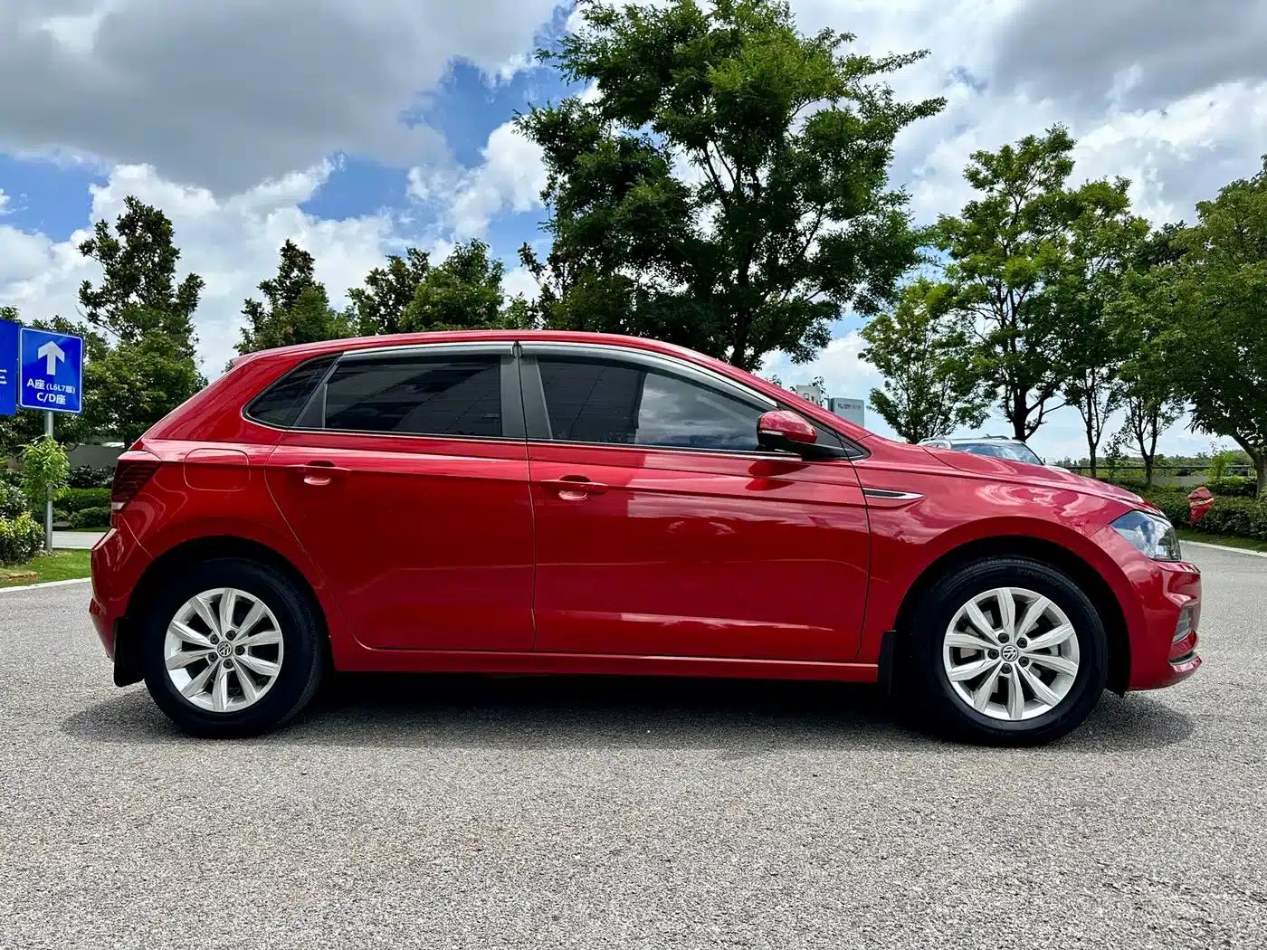 2019 Polo Plus 1.5L Automatic Colorful Technology Edition — миниатюра 8