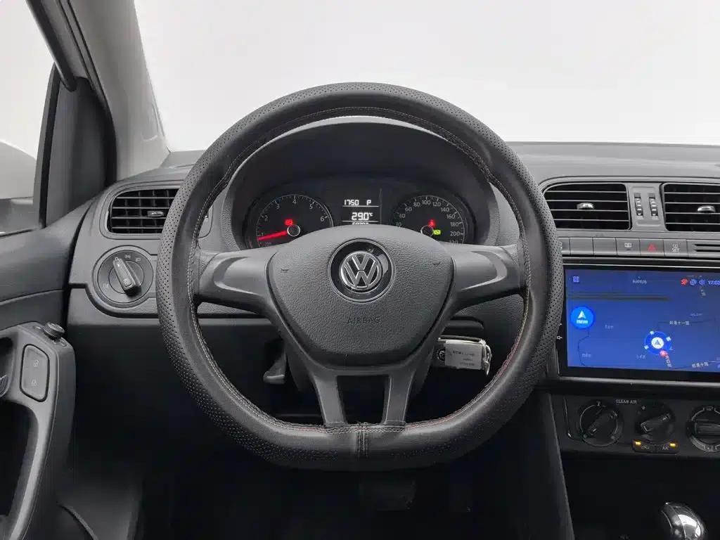 2018 Polo 1.5L Automatic Comfort Edition — миниатюра 11