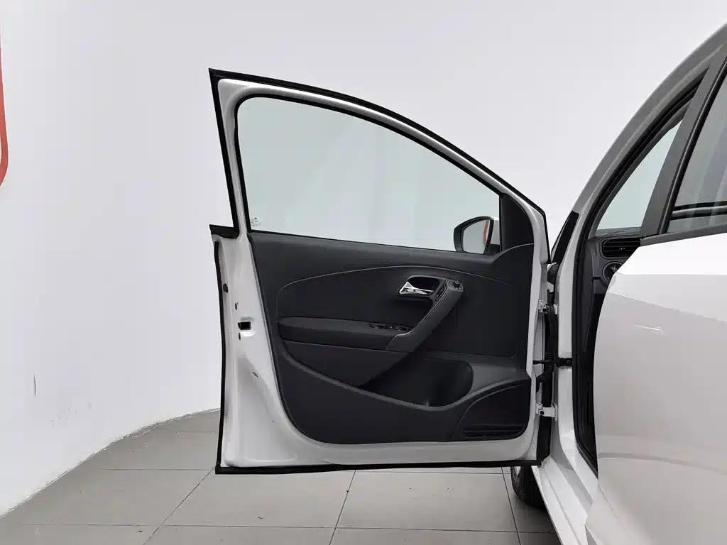 2018 Polo 1.5L Automatic Comfort Edition — миниатюра 8