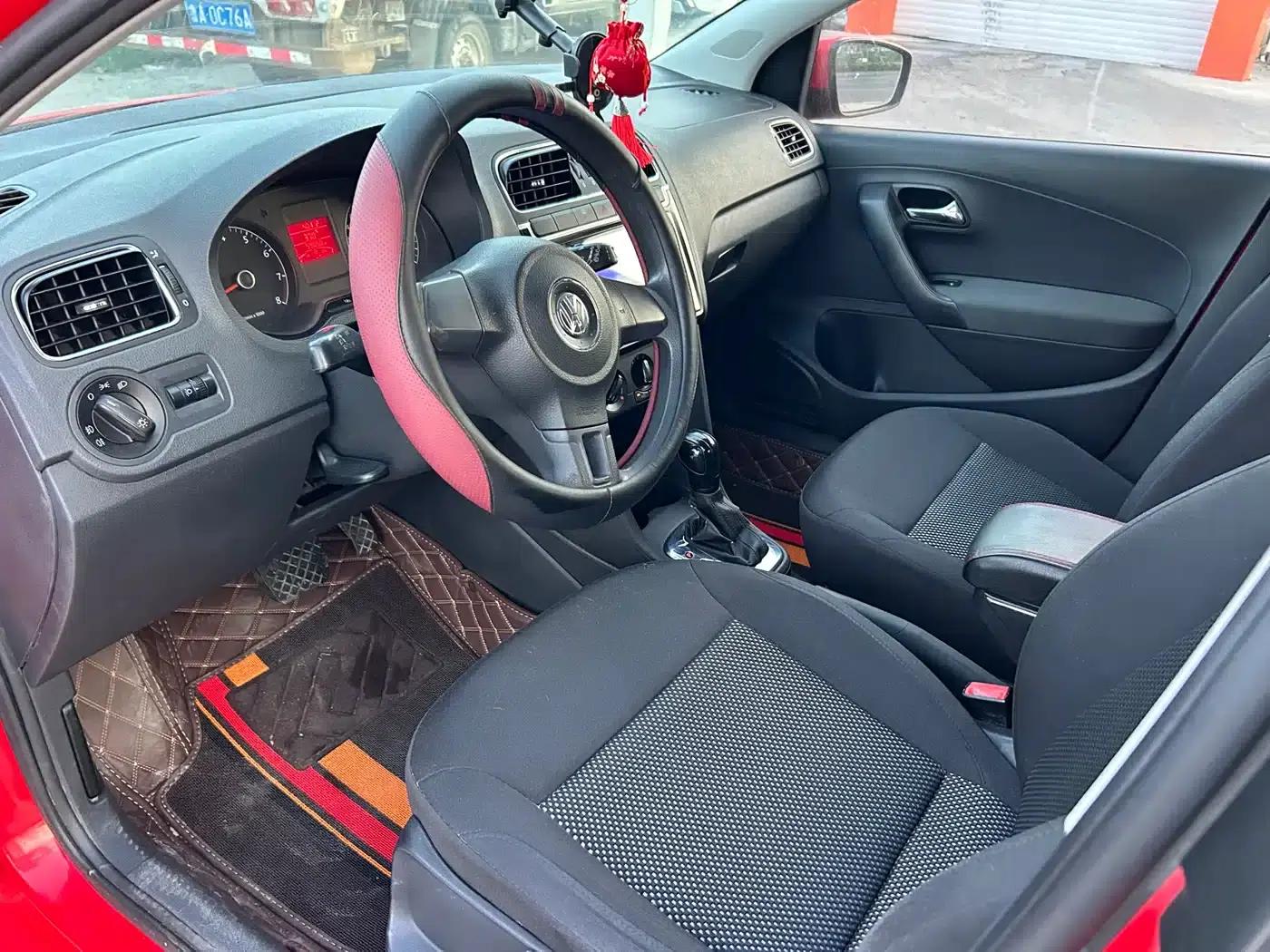 2011 Polo 1.6L Automatic Premium Edition — миниатюра 4