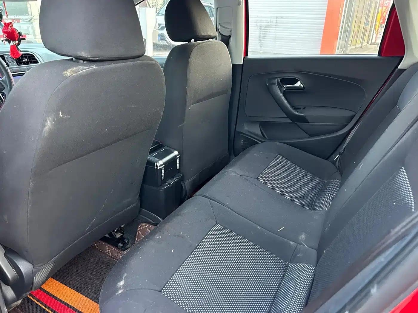 2011 Polo 1.6L Automatic Premium Edition — миниатюра 5