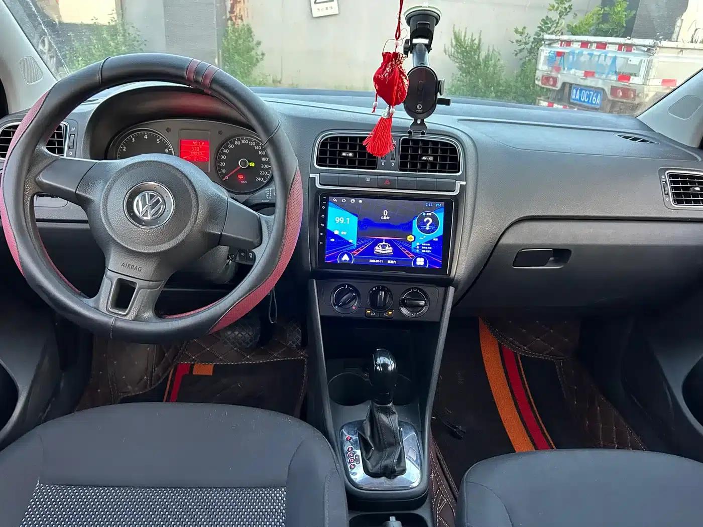 2011 Polo 1.6L Automatic Premium Edition — миниатюра 6