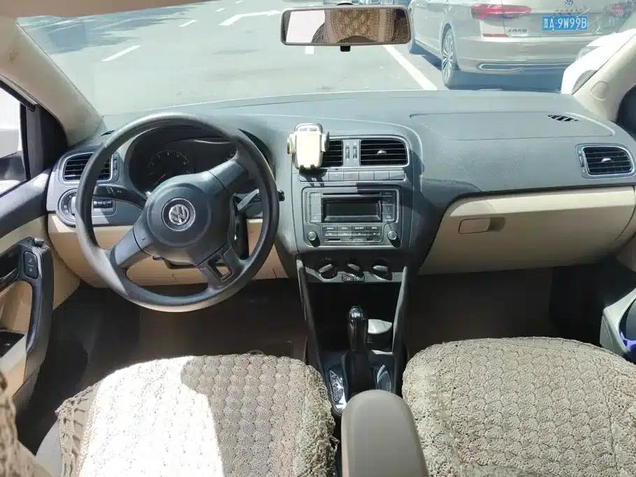 2013 Polo 1.4L Automatic Comfort Edition — миниатюра 12