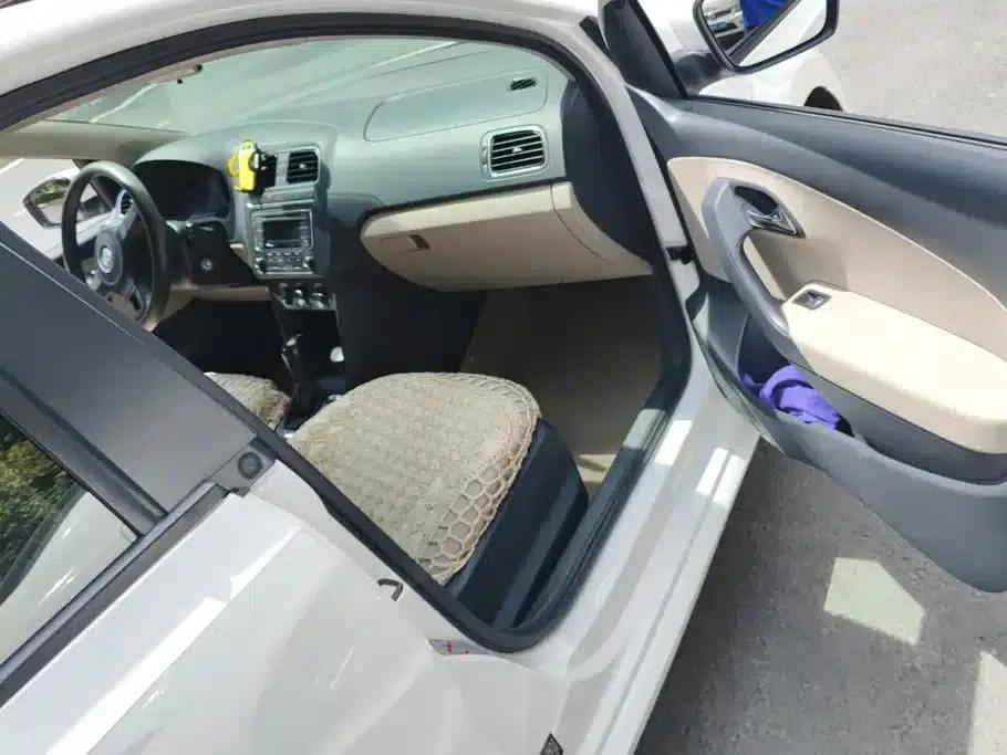 2013 Polo 1.4L Automatic Comfort Edition — миниатюра 8