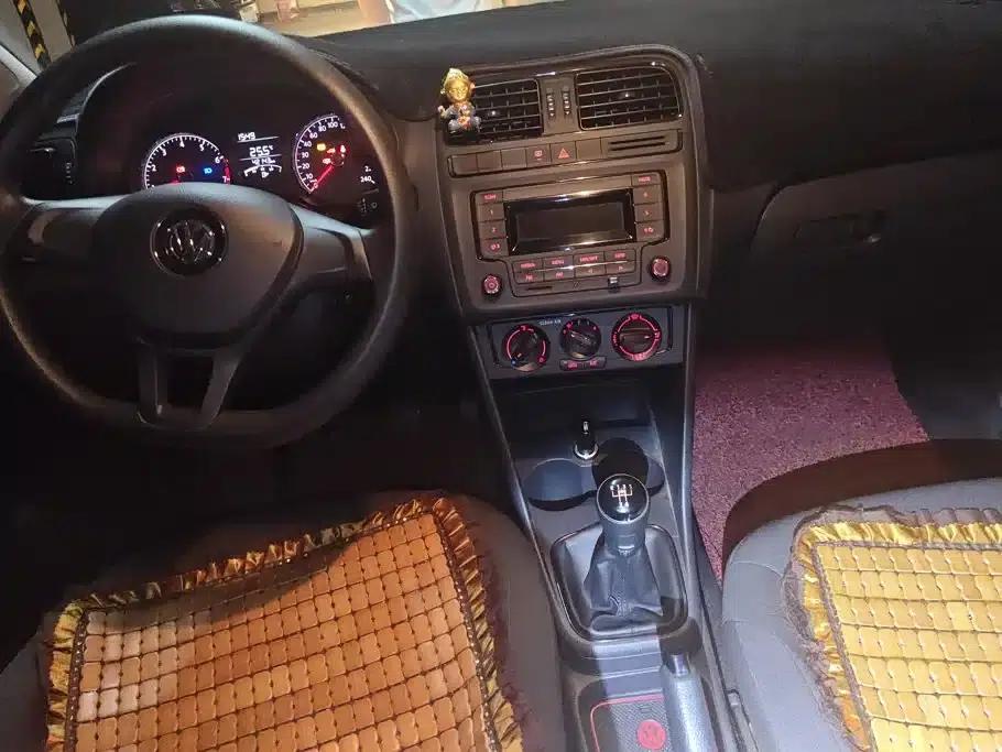 2016 Polo 1.4L Manual Fashion Edition — миниатюра 12