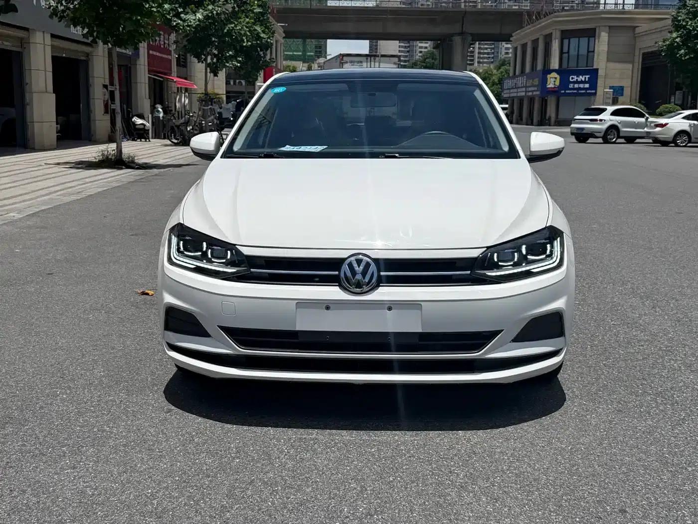 2019 Polo Plus 1.5L Automatic Colorful Technology Edition — миниатюра 2