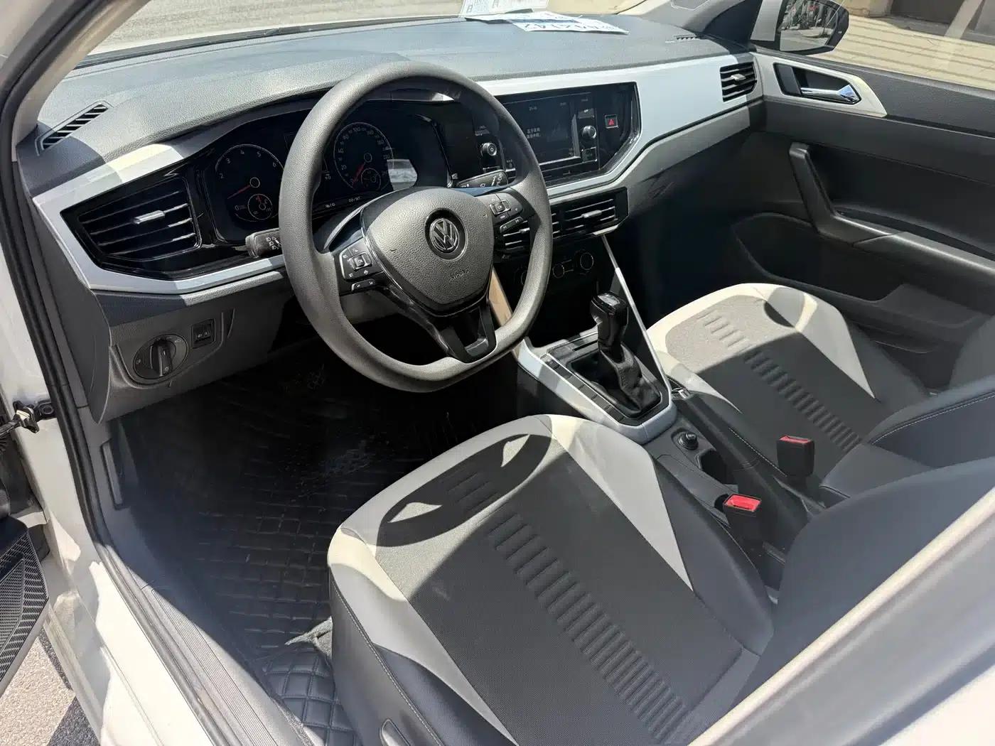 2019 Polo Plus 1.5L Automatic Colorful Technology Edition — миниатюра 4