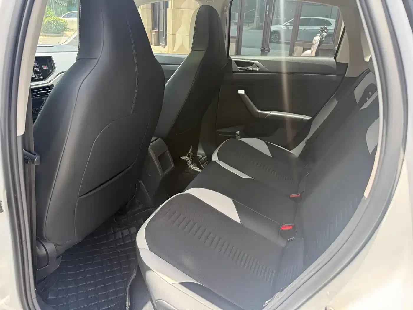 2019 Polo Plus 1.5L Automatic Colorful Technology Edition — миниатюра 5
