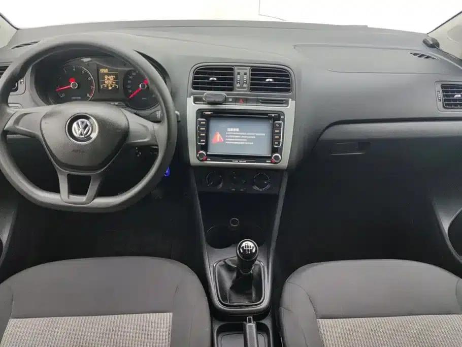 2014 Polo 1.4L Manual Fashion Edition — миниатюра 12