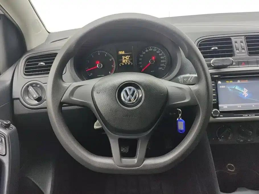 2014 Polo 1.4L Manual Fashion Edition — миниатюра 15