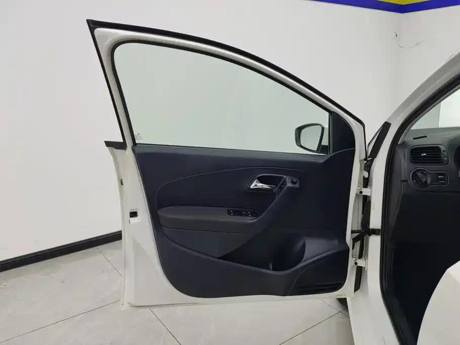 2014 Polo 1.4L Manual Fashion Edition — миниатюра 7
