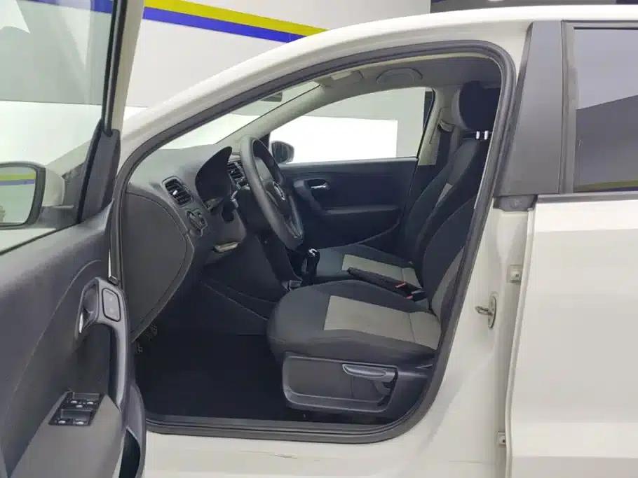 2014 Polo 1.4L Manual Fashion Edition — миниатюра 9