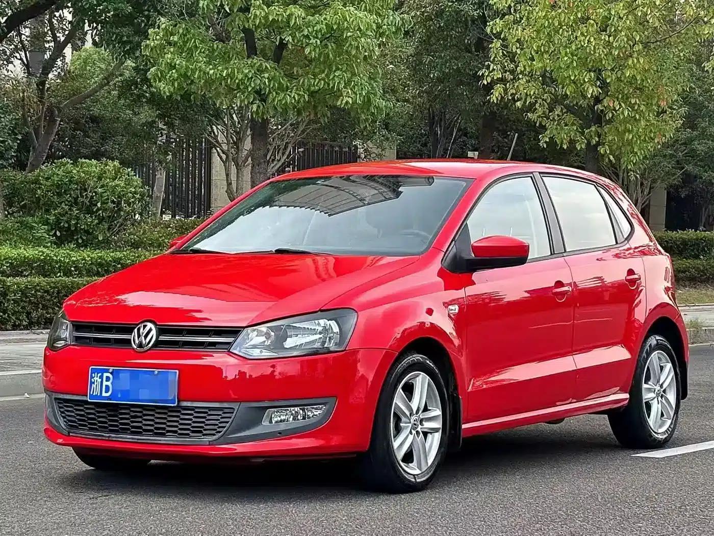 2011 Polo 1.6L Automatic Premium Edition — миниатюра 1