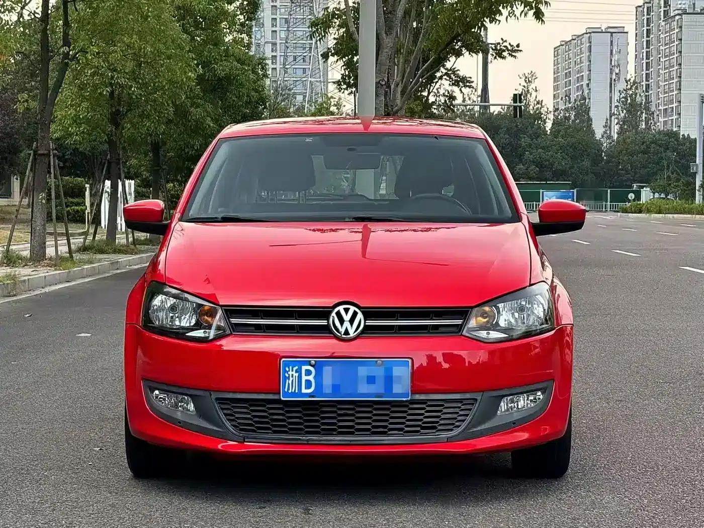 2011 Polo 1.6L Automatic Premium Edition — миниатюра 2