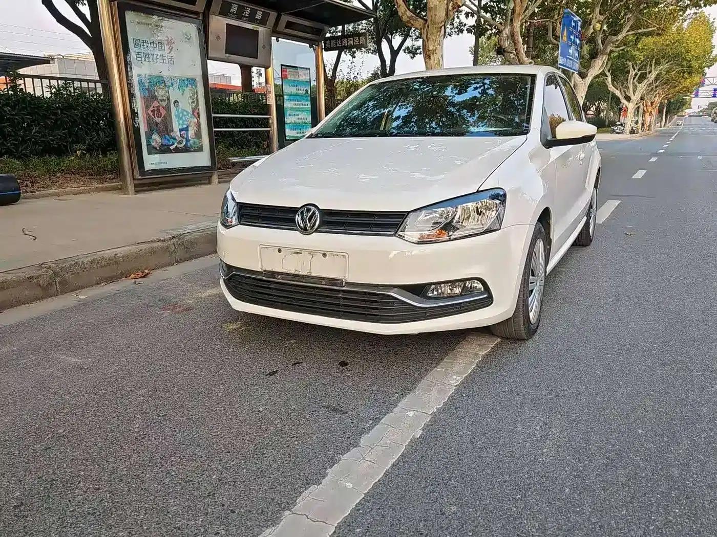 2016 Polo 1.6L Automatic Comfort Model — миниатюра 3
