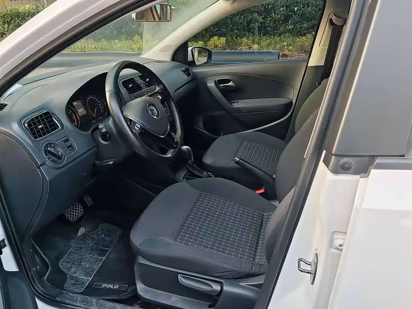 2016 Polo 1.6L Automatic Comfort Model — миниатюра 5