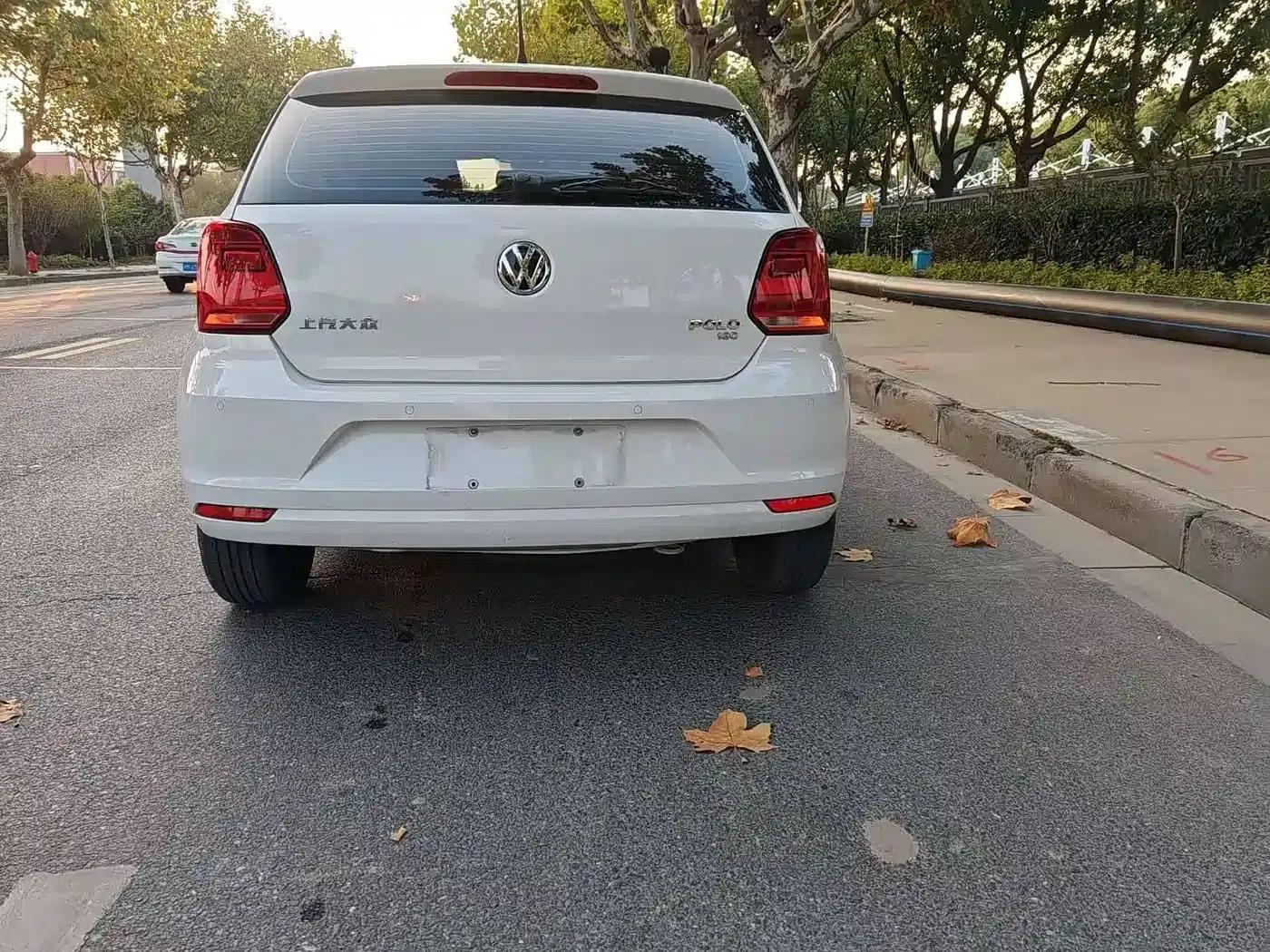 2016 Polo 1.6L Automatic Comfort Model — миниатюра 9