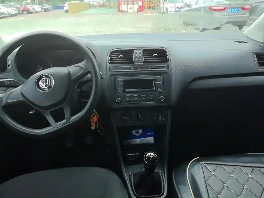 2014 Polo 1.4L Manual Fashion Edition — миниатюра 12