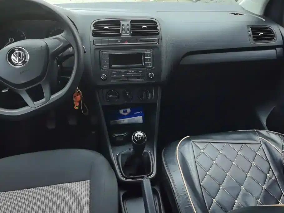 2014 Polo 1.4L Manual Fashion Edition — миниатюра 13