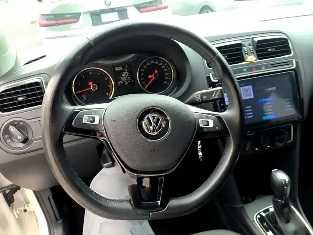 2018 Polo 1.5L Automatic Comfort Edition — миниатюра 11