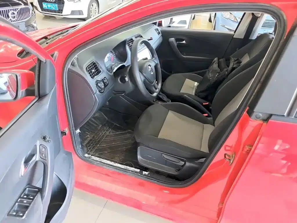 2016 Polo 1.4L Automatic Fashion Edition — миниатюра 16
