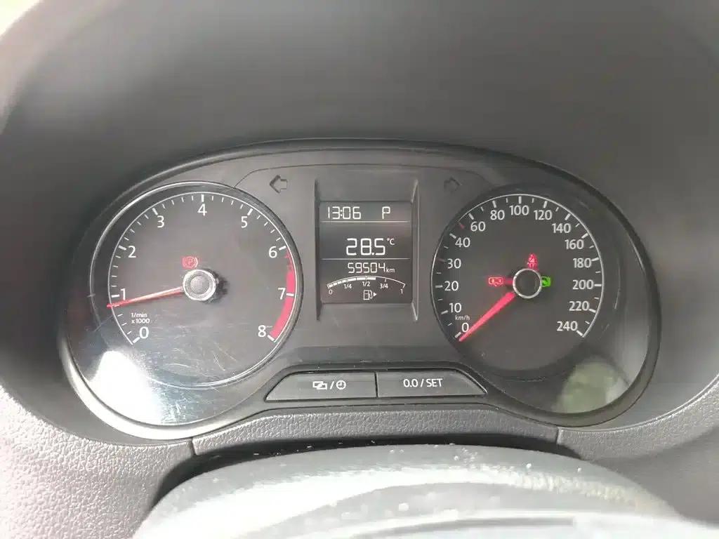 2016 Polo 1.4L Automatic Fashion Edition — миниатюра 8