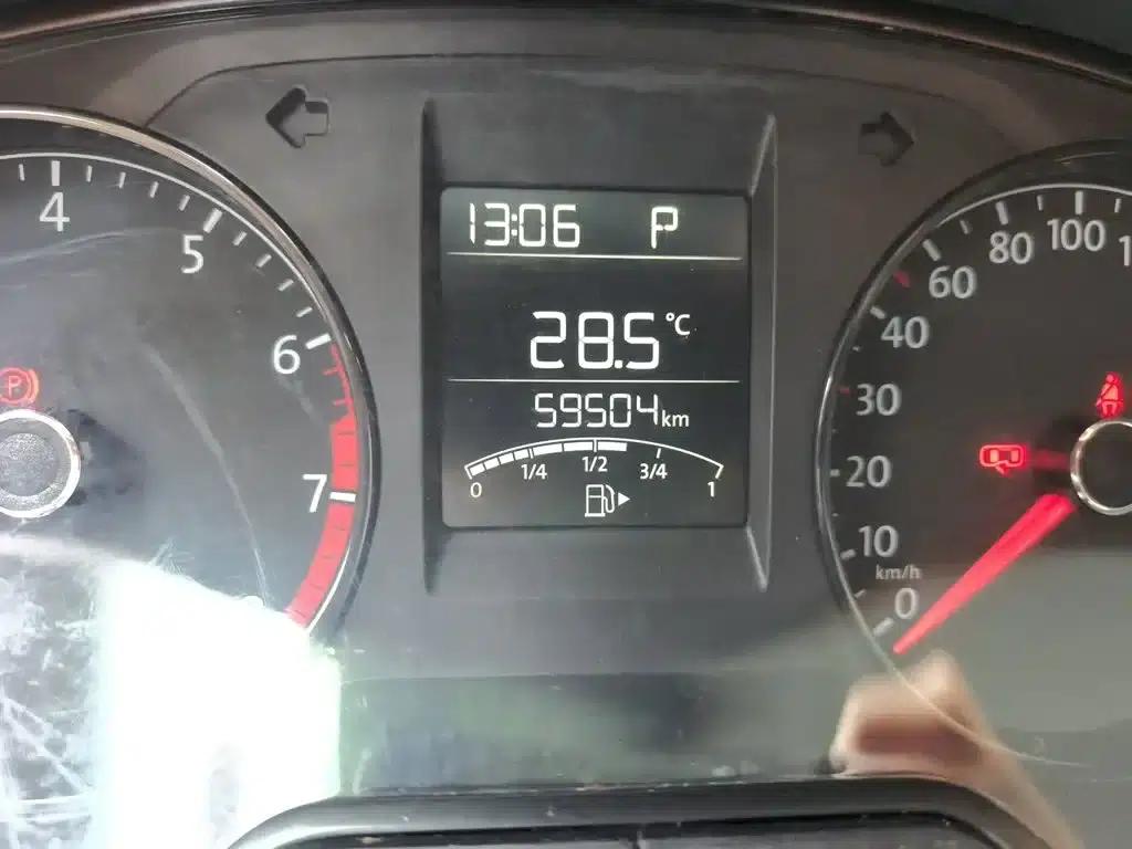 2016 Polo 1.4L Automatic Fashion Edition — миниатюра 9