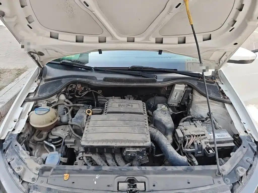 2016 Polo 1.6L Automatic Comfort Model — миниатюра 11
