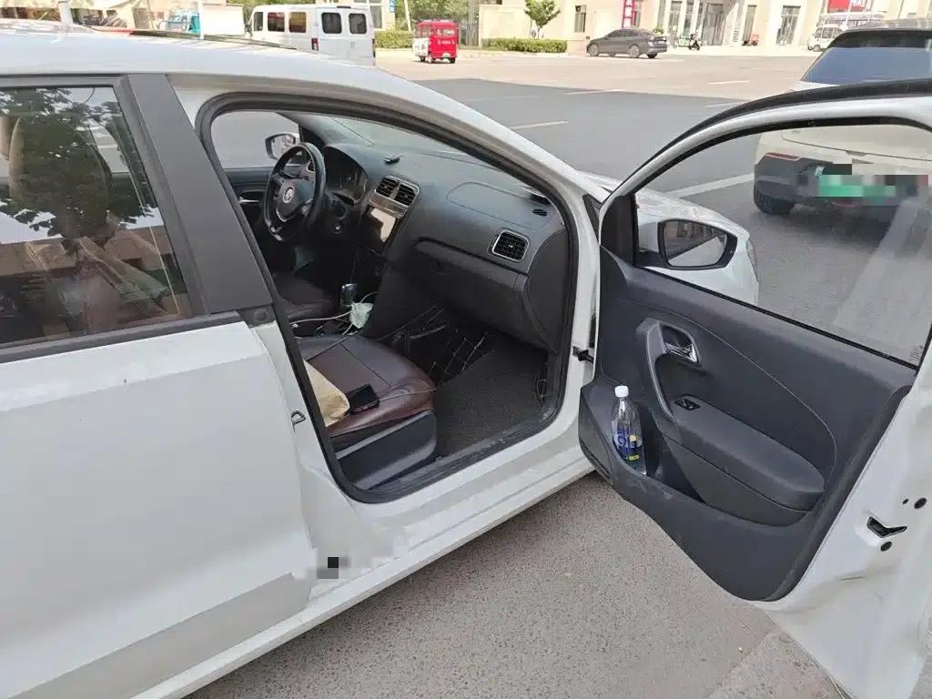2016 Polo 1.6L Automatic Comfort Model — миниатюра 20