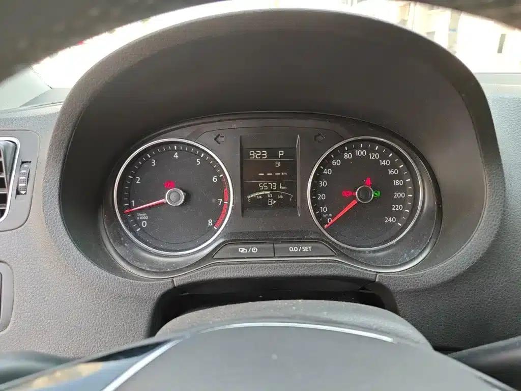 2016 Polo 1.6L Automatic Comfort Model — миниатюра 4