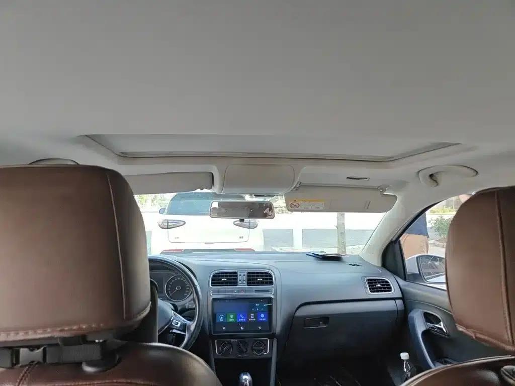 2016 Polo 1.6L Automatic Comfort Model — миниатюра 9