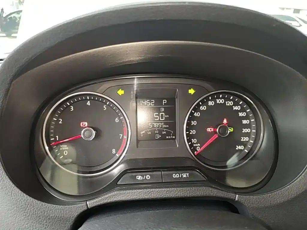 2016 Polo 1.6L Automatic Comfort Model — миниатюра 12