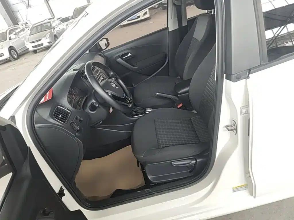 2016 Polo 1.6L Automatic Comfort Model — миниатюра 15