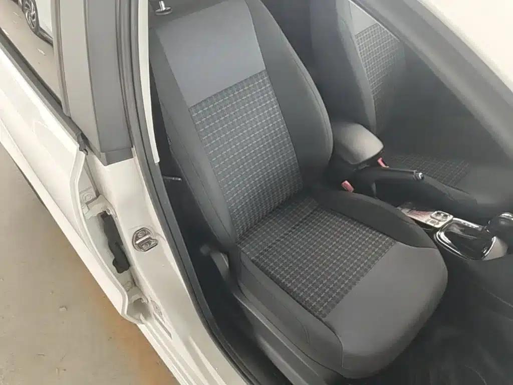 2016 Polo 1.6L Automatic Comfort Model — миниатюра 25
