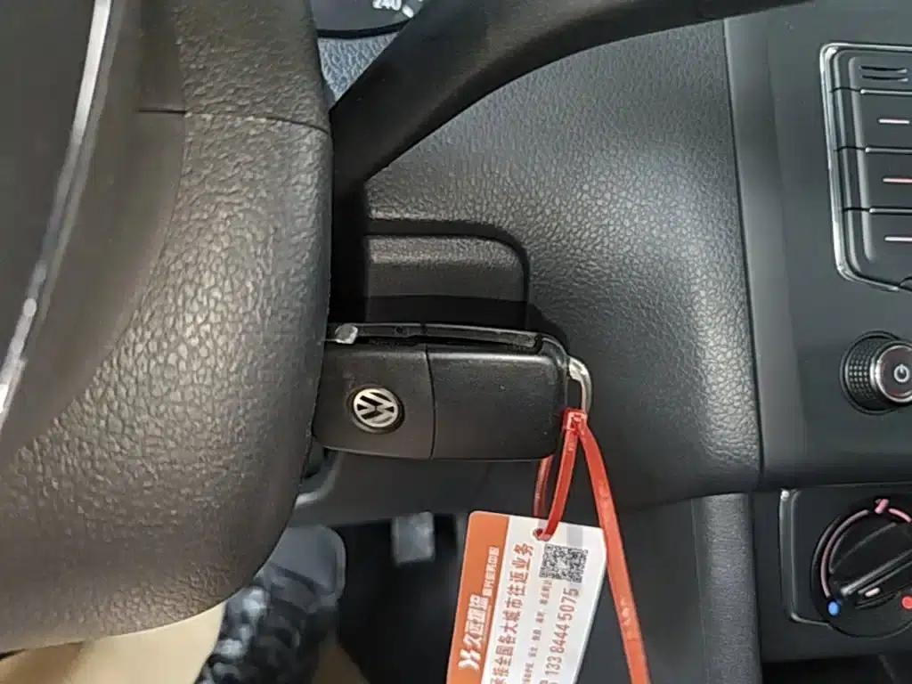 2016 Polo 1.6L Automatic Comfort Model — миниатюра 9