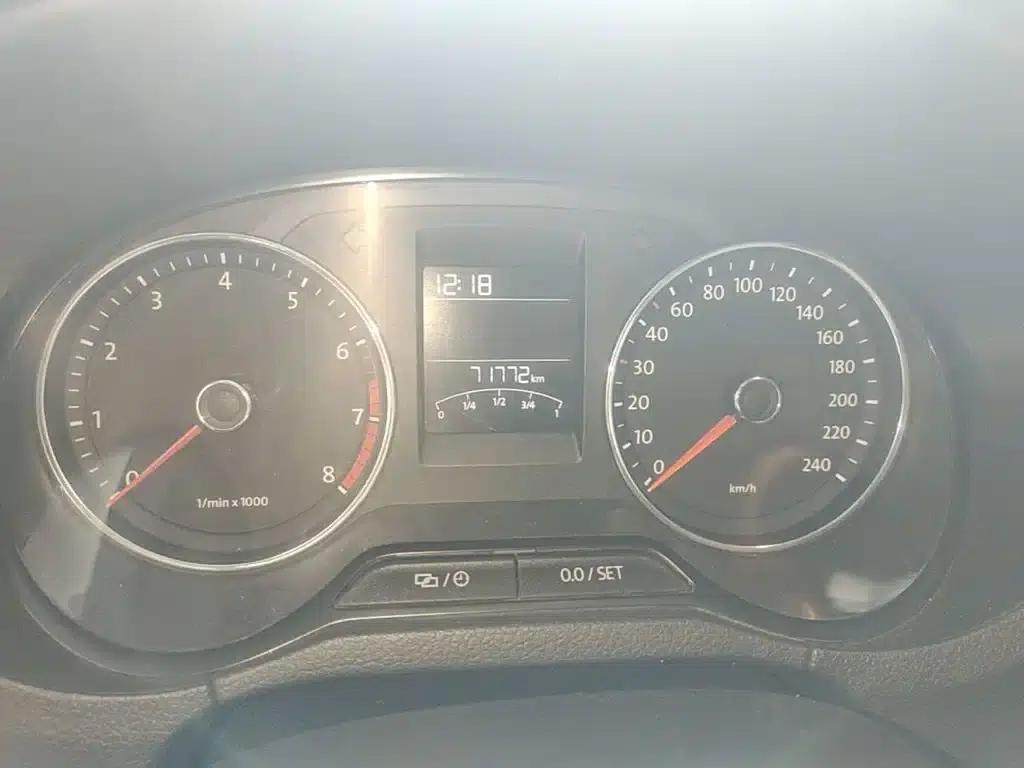 2014 Polo 1.6L Automatic Comfort Edition — миниатюра 12