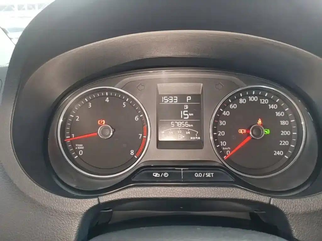 2016 Polo 1.6L Automatic Comfort Model — миниатюра 12