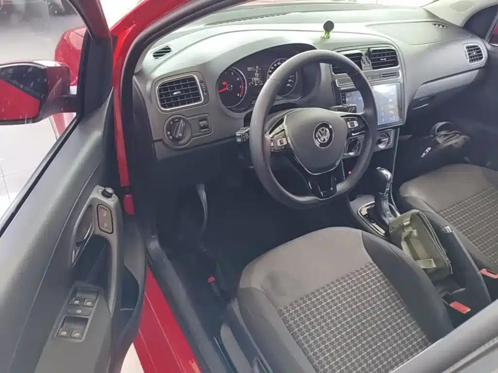 2016 Polo 1.6L Automatic Comfort Model — миниатюра 16