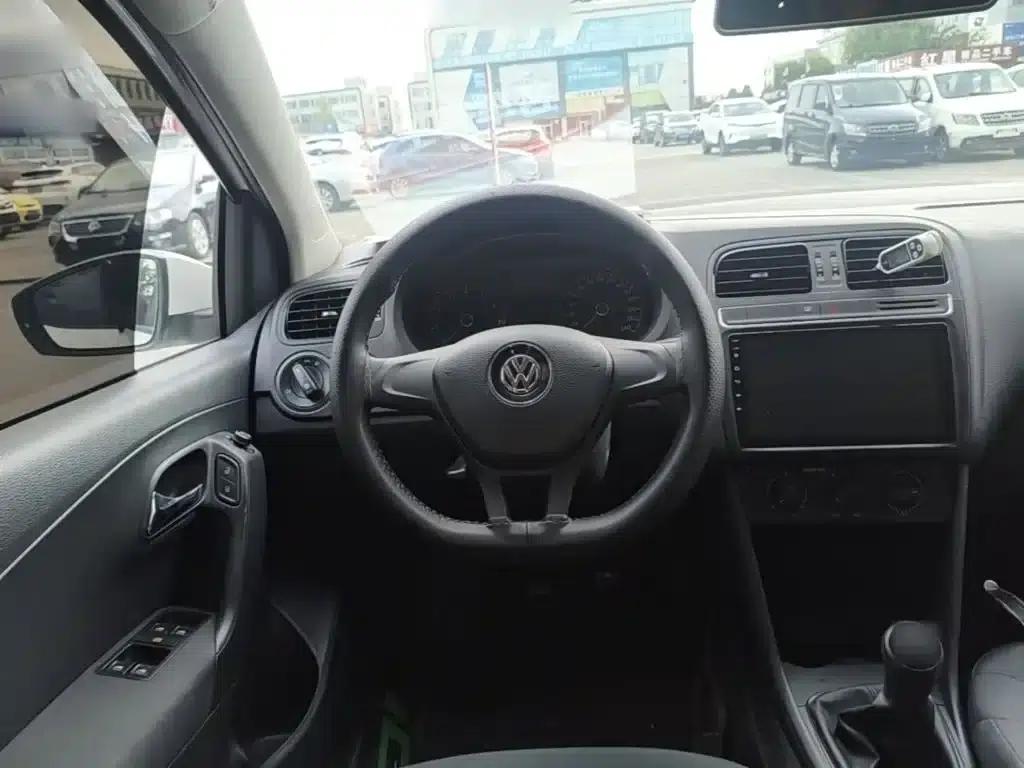 2016 Polo 1.4L Manual Fashion Edition — миниатюра 11