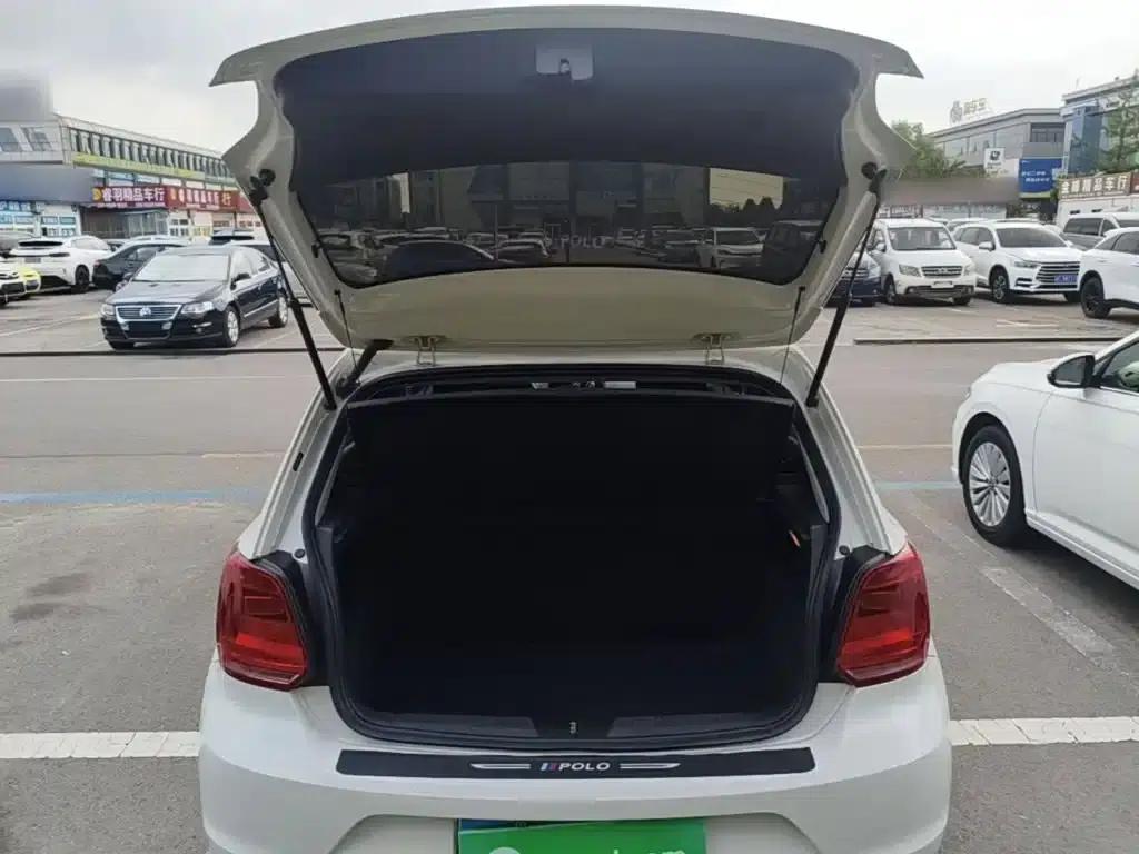 2016 Polo 1.4L Manual Fashion Edition — миниатюра 19
