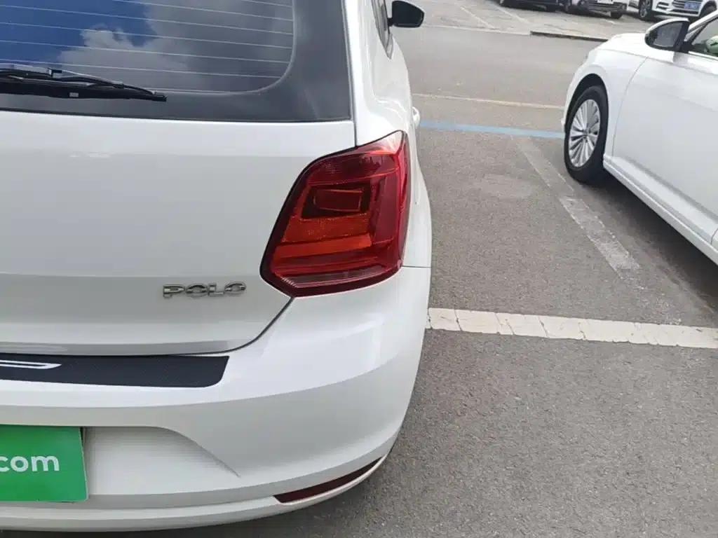 2016 Polo 1.4L Manual Fashion Edition — миниатюра 8