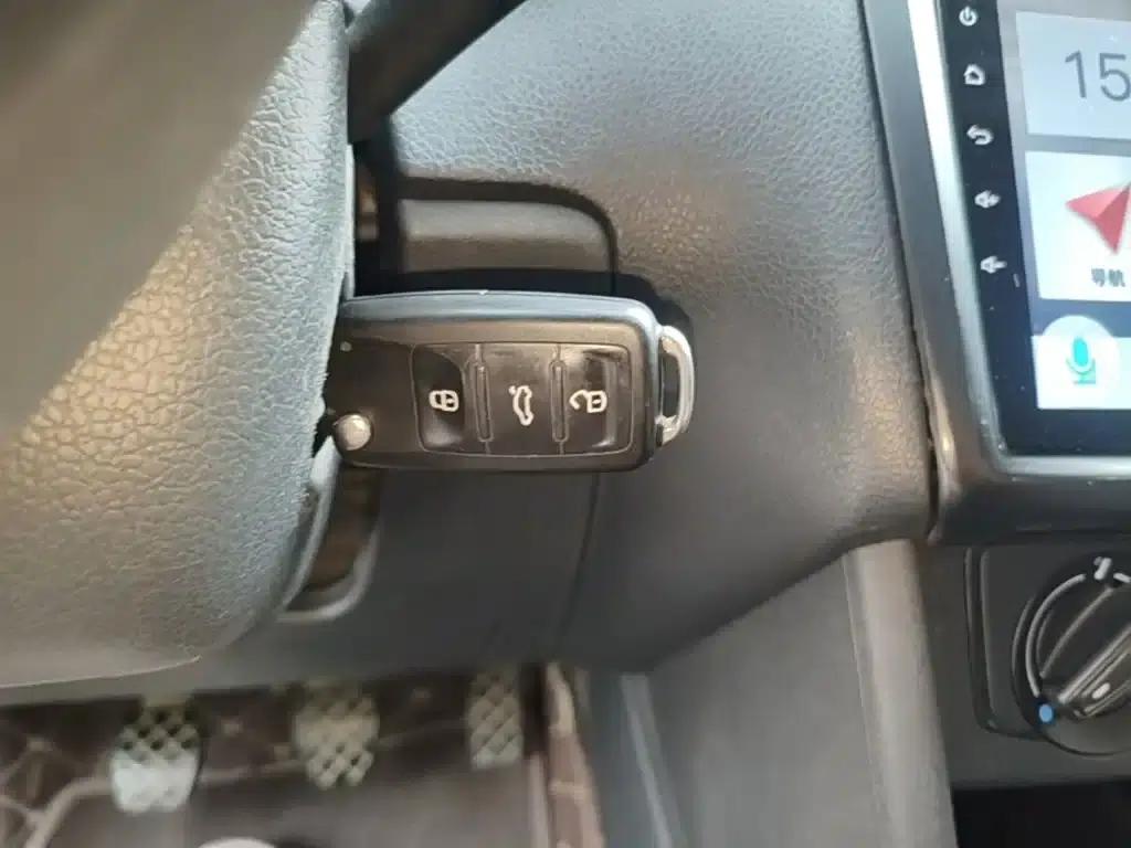 2016 Polo 1.4L Manual Fashion Edition — миниатюра 9